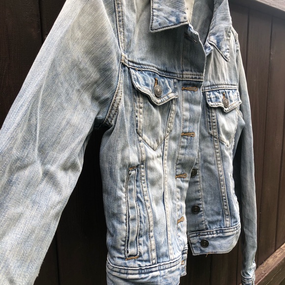 Talula Cropped Denim Jacket - Picture 3 of 12